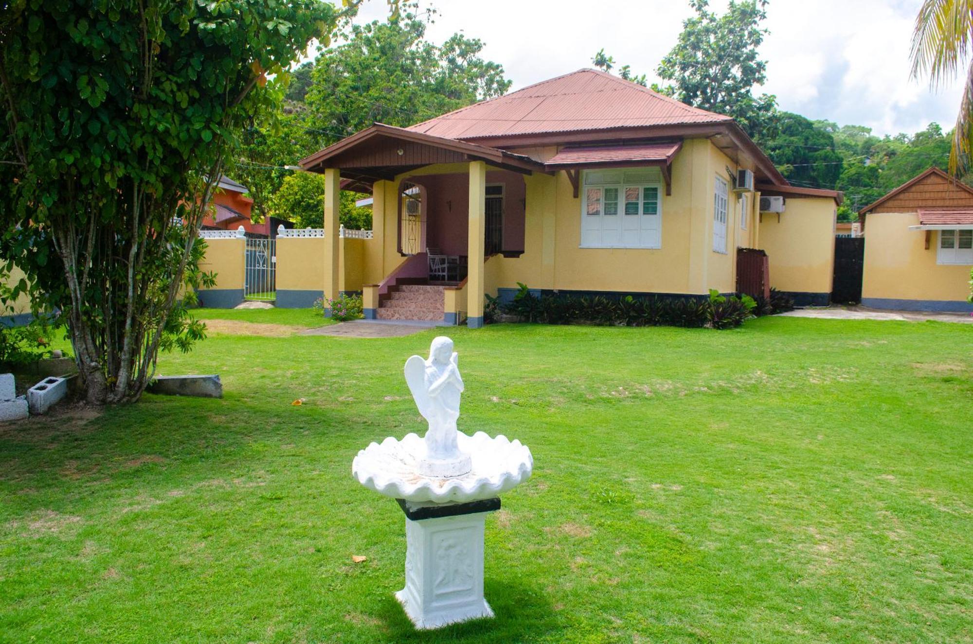 Little Shaw Park Guest House Ocho Rios Exterior photo