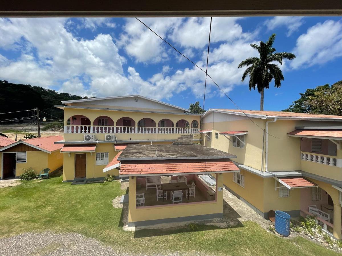 Little Shaw Park Guest House Ocho Rios Exterior photo
