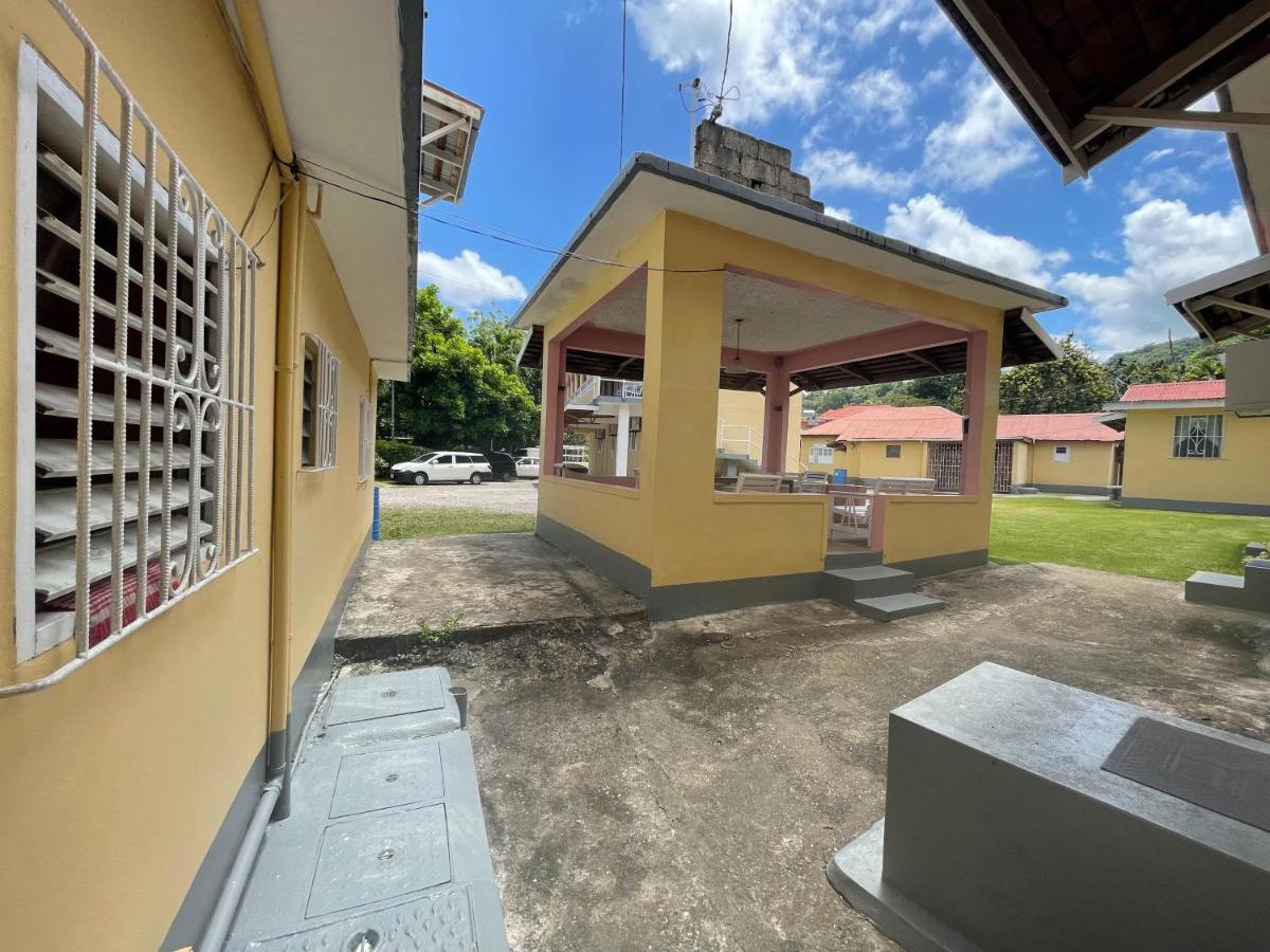 Little Shaw Park Guest House Ocho Rios Exterior photo