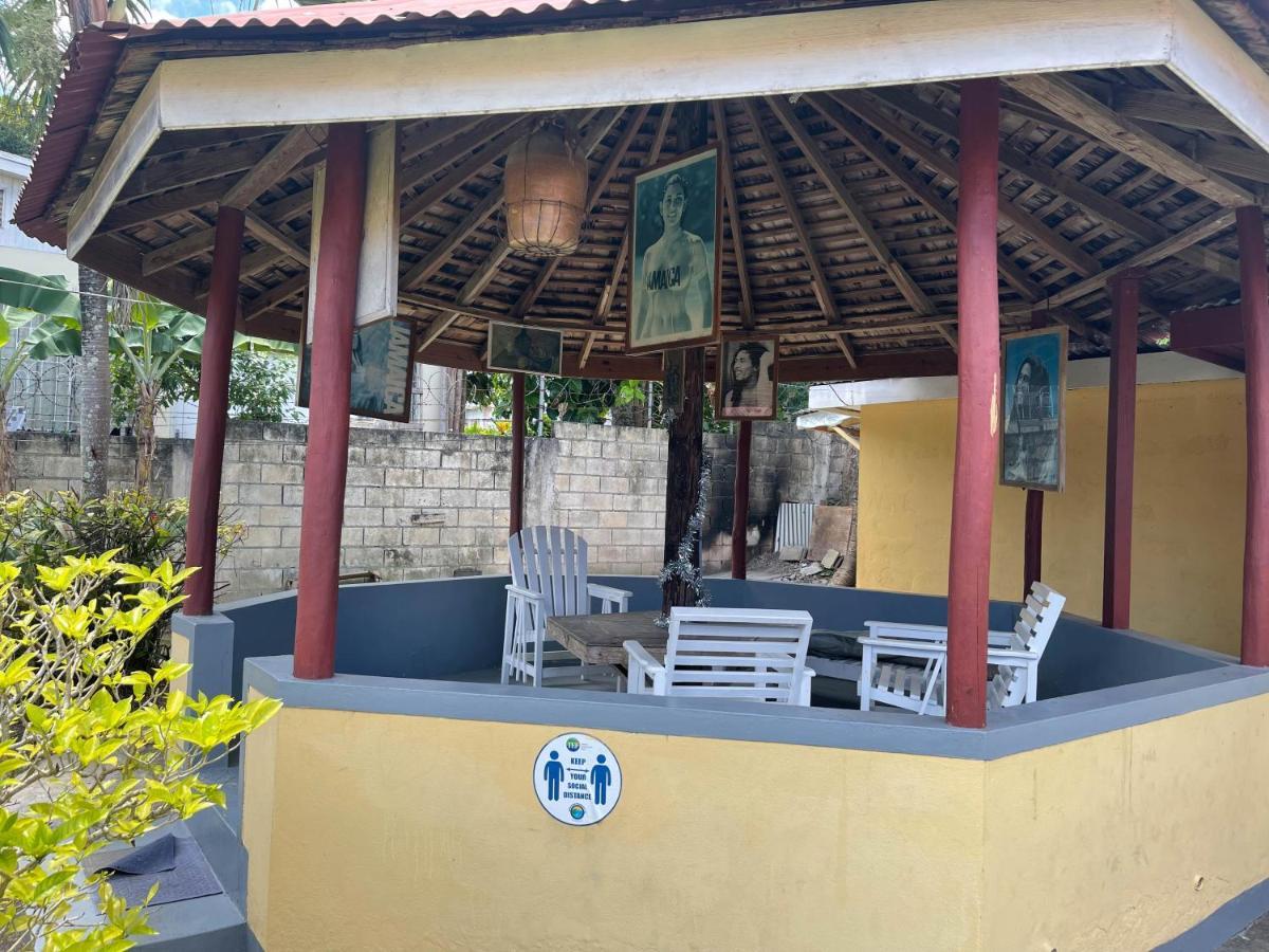 Little Shaw Park Guest House Ocho Rios Exterior photo