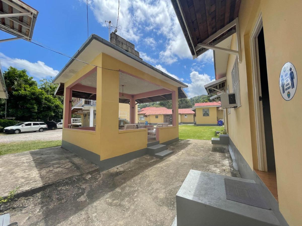 Little Shaw Park Guest House Ocho Rios Exterior photo
