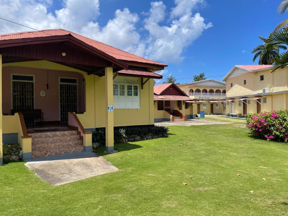 Little Shaw Park Guest House Ocho Rios Exterior photo