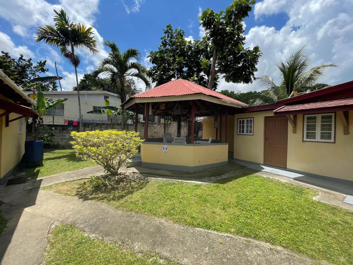 Little Shaw Park Guest House Ocho Rios Exterior photo