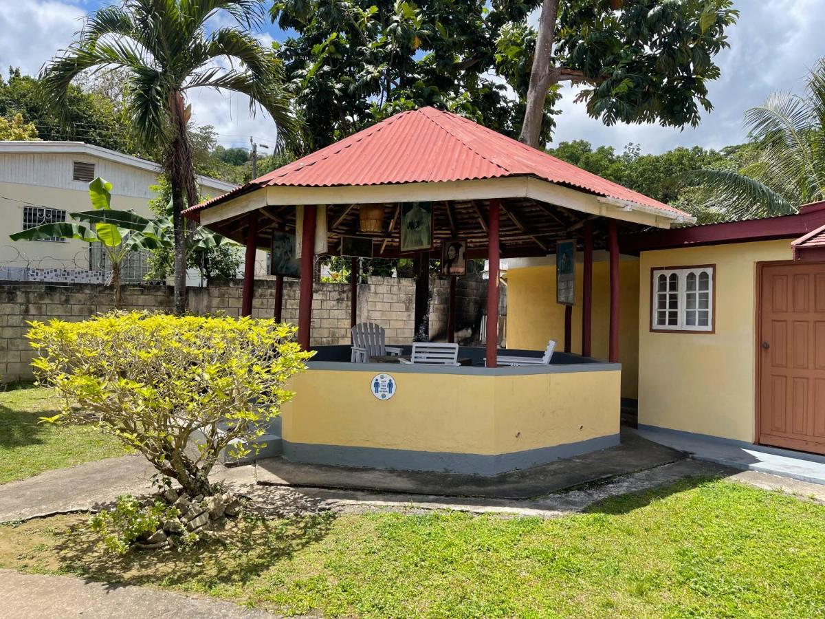 Little Shaw Park Guest House Ocho Rios Exterior photo