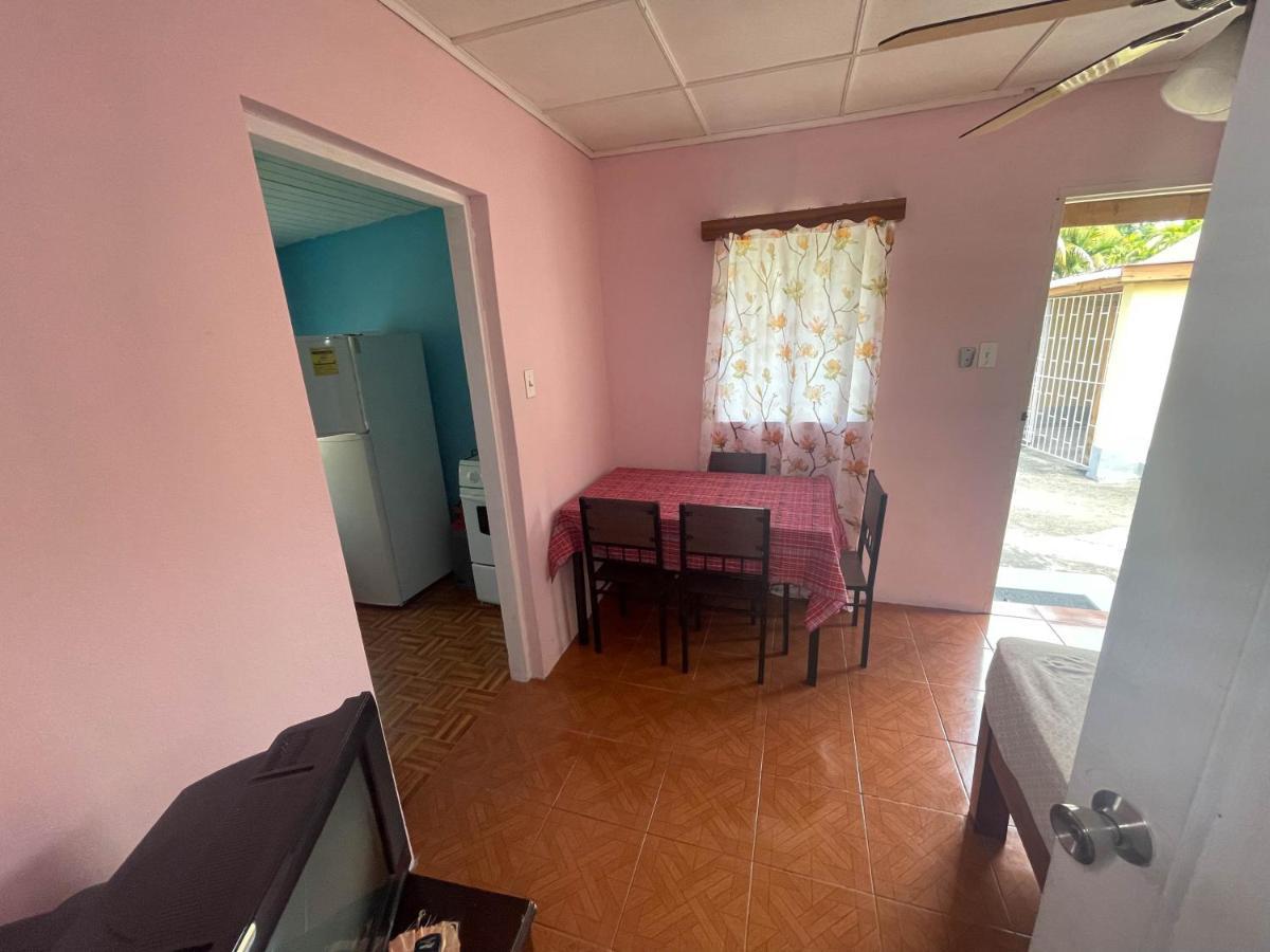 Little Shaw Park Guest House Ocho Rios Exterior photo